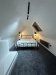 Dippen Hall Apartment - Minutes from London Gatwick