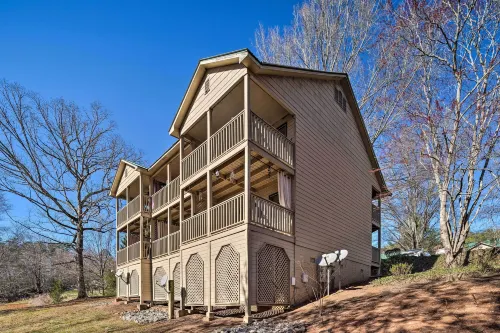 Balcony + Pool Access! Couples Escape in Lake Lure - 3-Star