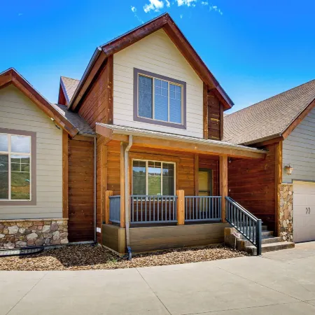 Private Beach Access! Luxe 7Br Bear Lake Cabin