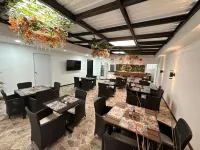 Hotel Zuriel Boutique Hotels near Crespo
