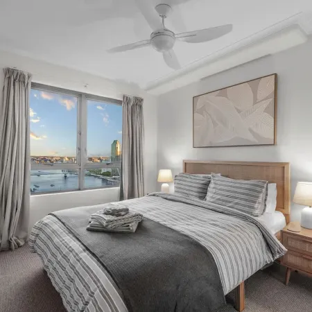 Skyline Stunner! 3Bed/2Bath/1Car/VIEWS ~ CBD