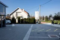 Royal Airport Hotel - parking