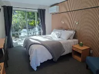 La Rochelle Motel - balcony