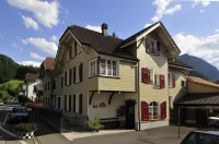 Hotel Lötschberg - Pet friendly