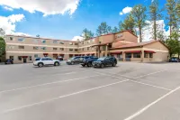Comfort Inn & Suites Midtown - Parking
