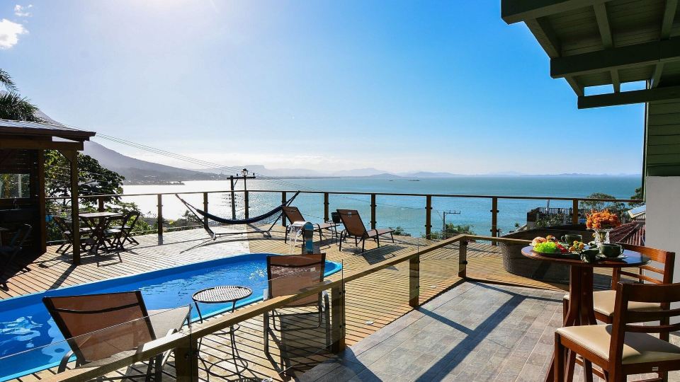 Chalé com Jacuzzi e Vista Mar - PLH007