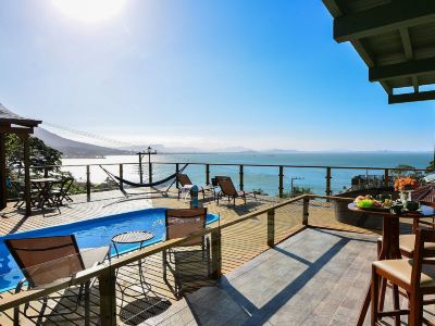 Chalé com Jacuzzi e Vista Mar - PLH007