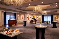 The Henry, Autograph Collection - parking