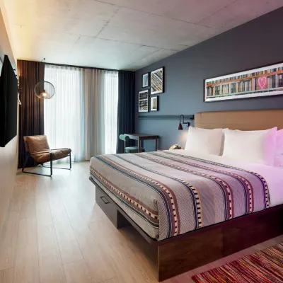 Moxy Montreal Downtown Hotels near Laurier Park