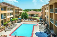 Courtyard Little Rock West - bar