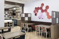 Hampton Inn and Suites by Hilton Phoenix Downtown - breakfast