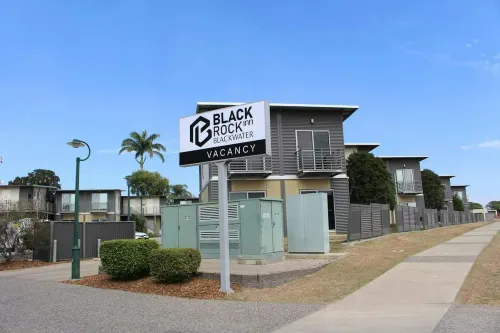 Black Rock Inn - Motels