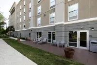 Hampton Inn & Suites Greensboro/Coliseum Area - 2 stjerner
