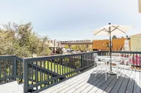 Newly Renovated Victorian House 1 train stop to SF and Parking - مطابخ