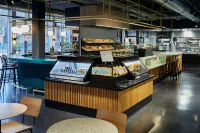 The Social Hub Toulouse - breakfast