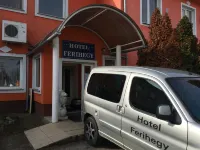 Hotel Ferihegy - Parkplatz