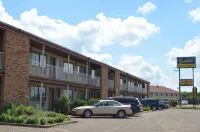 Scottish Inn & Suites - Eau Claire - Motels