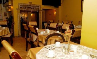 Colony Inn Hotel