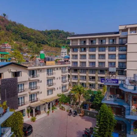 Hotel Pokhara Village & SPA