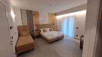MOUNTAIN SUITE Hotel Apartment - فطور