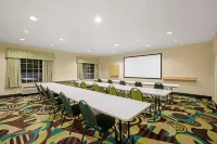 La Quinta Inn & Suites by Wyndham Grand Forks - 2-Star