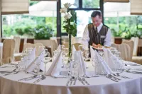 Booking Hotel Crown Piast & Spa Hotels in krakowski