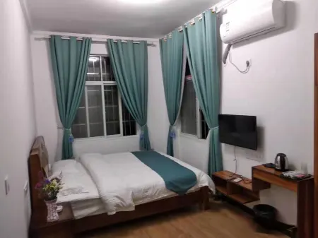 Hong'an Changsheng Street Hotel Отели рядом с достопримечательностью «Changsheng Street»