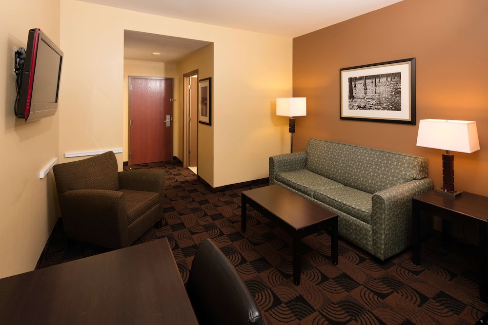 Red Lion Inn & Suites Saraland