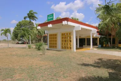 Elguea Hotel
