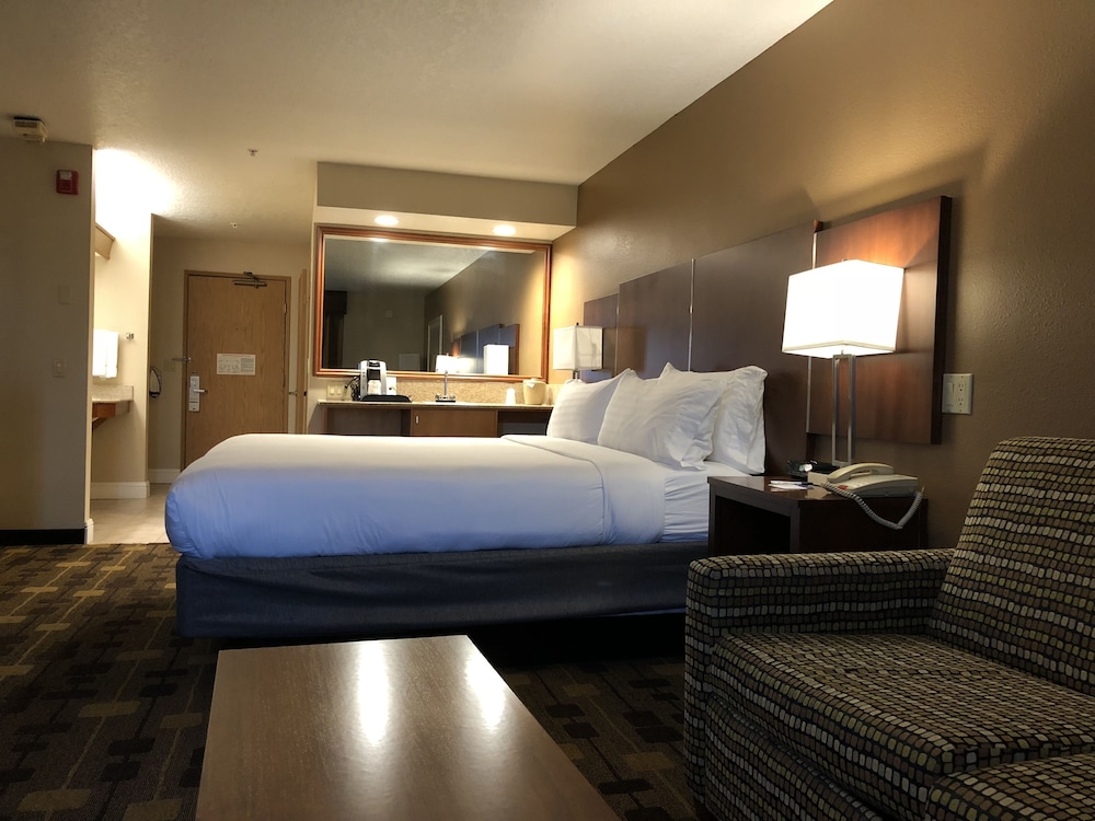 Holiday Inn Express Corning, an Ihg Hotel