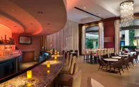 Hilton Charlotte Uptown - parking