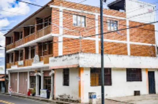 Lagoon Hotel โรงแรมใน