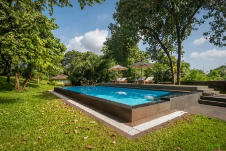 The Postcard Velha, Goa Отели в г. Bicholim