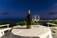 Phaos Santorini Suites