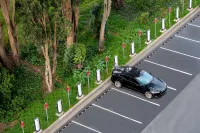Embassy Suites by Hilton San Francisco Airport Oyster Point - Parkplatz