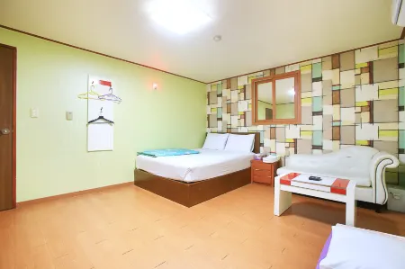 Dongducheon Rose Motel Отели в г. Тондучхон