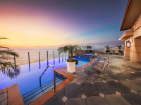 ฮิลตัน เวอร์จิเนียบีช โอเชียนฟรอนท์ โรงแรมในเวอร์จิเนียบีช