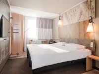 Hôtel Ibis Lyon Caluire Cité Internationale Hôtels à : Caluire-et-Cuire