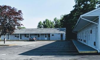 Shangri-La Motel