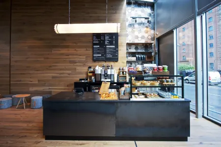 Staycity Aparthotels Manchester Piccadilly Отели рядом с достопримечательностью «Колледж Коннелл Сикст Форм»