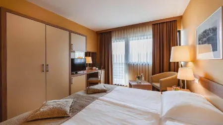 Terme Olimia - Hotel Breza Отели рядом со станцией Podcetrtek Station