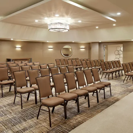 Hilton Garden Inn San Diego Mission Valley/Stadium Отели рядом с достопримечательностью «Стадион SDCCU»