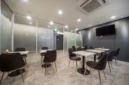 Pyeongtaek Godeok Rich Stay Hotel Отели рядом с достопримечательностью «Anjung-ri»