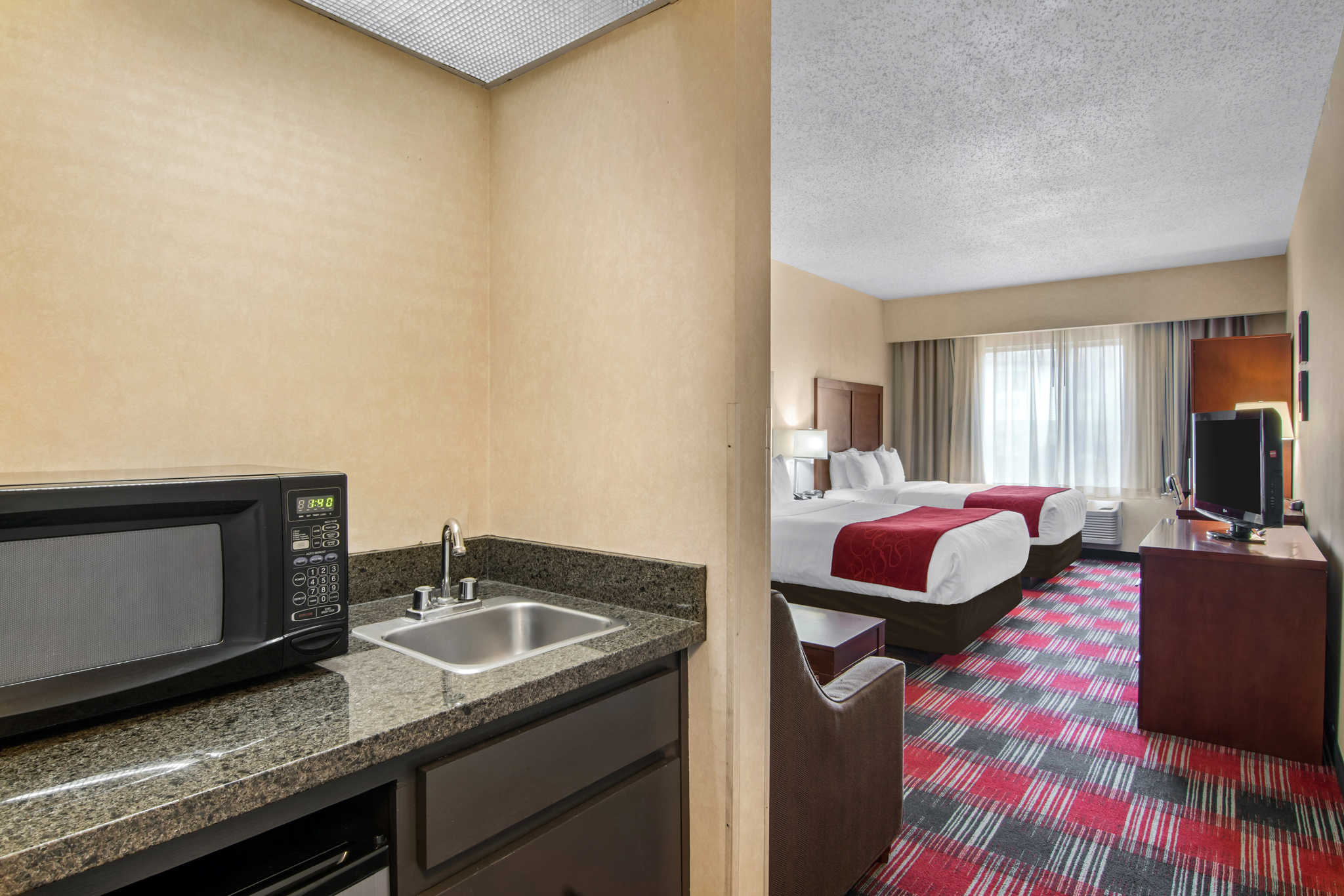 Comfort Suites Near Vancouver Mall