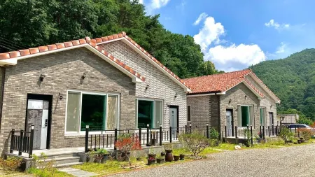 Boeun Malti Road Pension Отели в г. Поын