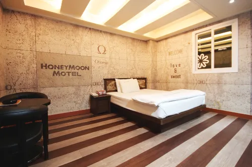 Daegu Dongseong-Ro Honeymoon