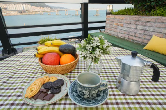 Busan Beach Hotel Busan Songdo Отели рядом с достопримечательностью «Морской пляж Тадэпхо»