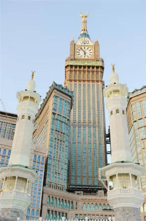 Makkah Clock Royal Tower, A Fairmont Hotel Отели рядом с достопримечательностью «Абрадж аль-Бейт»