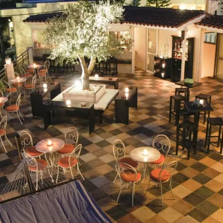 Flamingos Hotel