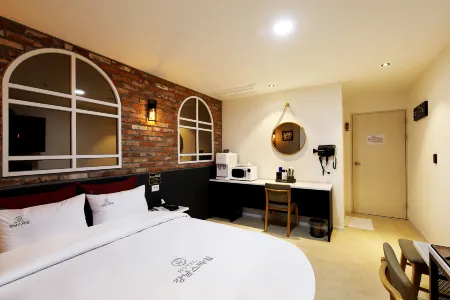 Byeongjeom Hotel Gangnam Style Отели рядом со станцией Byeongjeom Station